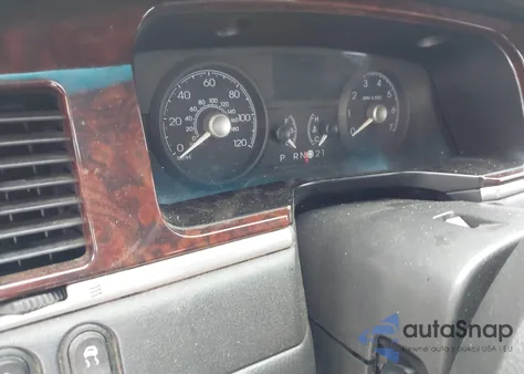 2009 Lincoln Town Car Signature Limited из США, поврежденный, VIN 2LNHM82V89X619390